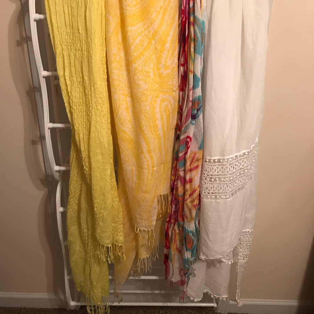 4 scarf bundle!!